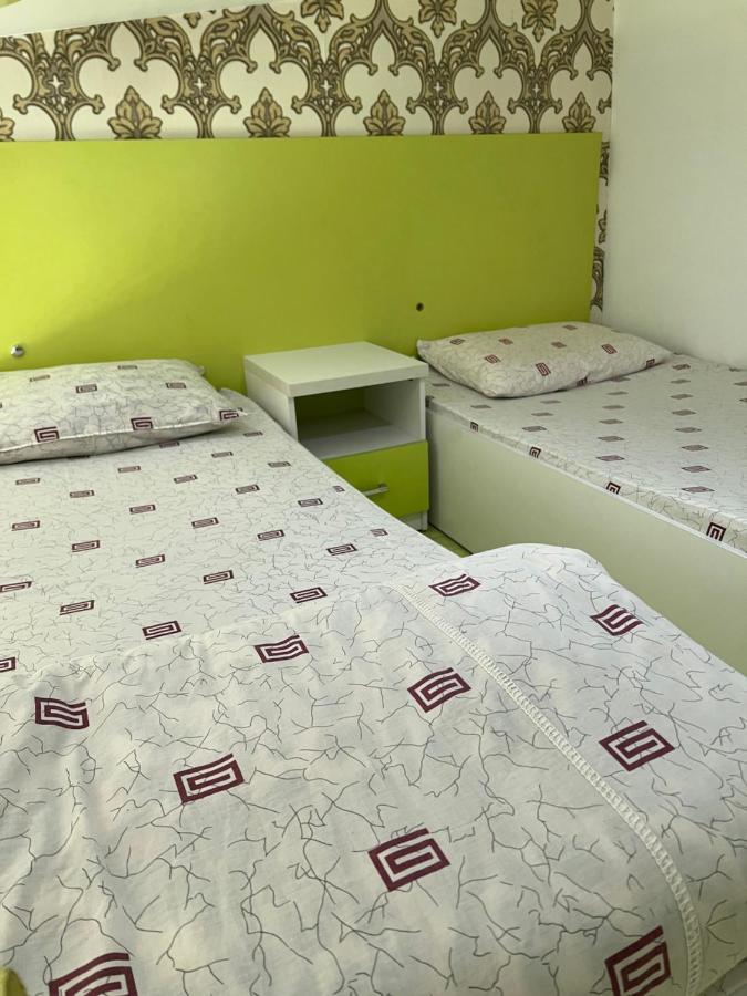 Anisa- Hostel Dushanbe Esterno foto