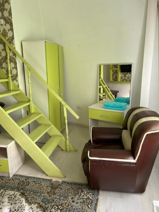 Anisa- Hostel Dushanbe Esterno foto