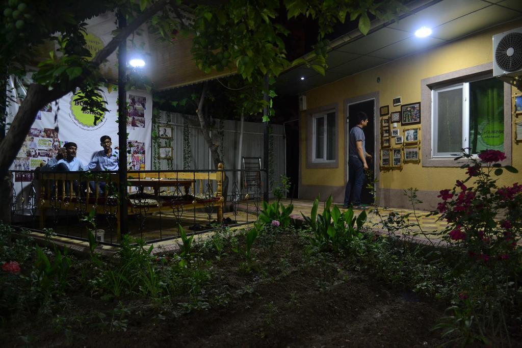 Anisa- Hostel Dushanbe Esterno foto